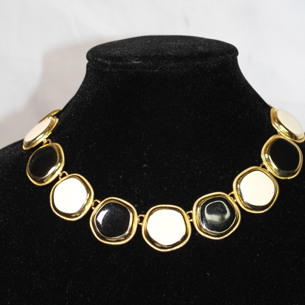 Decorative Gold Necklace